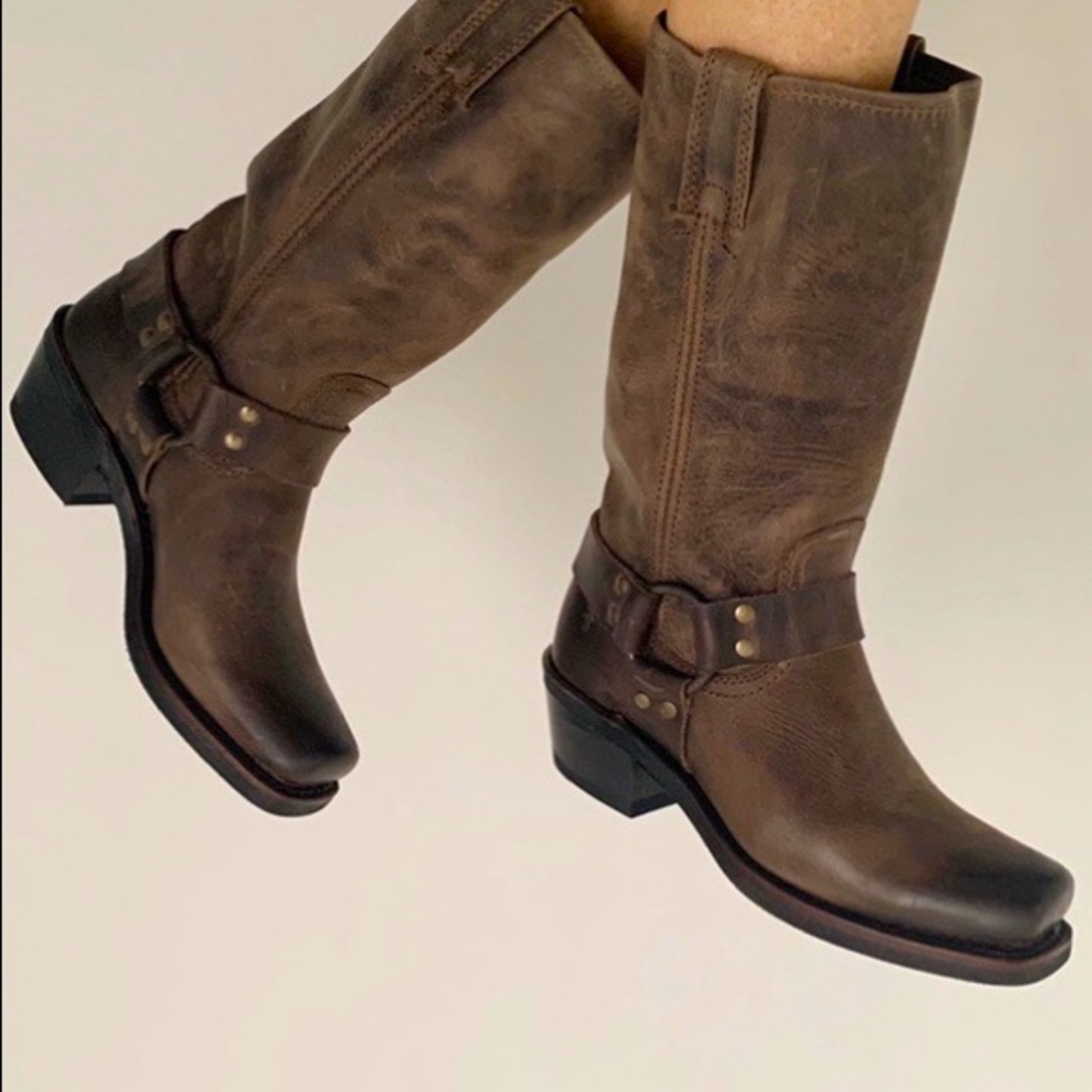 Frye Women’s Harness 12R Boot in Smoke Washed Oil